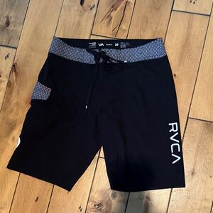 RVCA Black Men's Board Shorts swim trunks sz 29 4-way performance stretch.